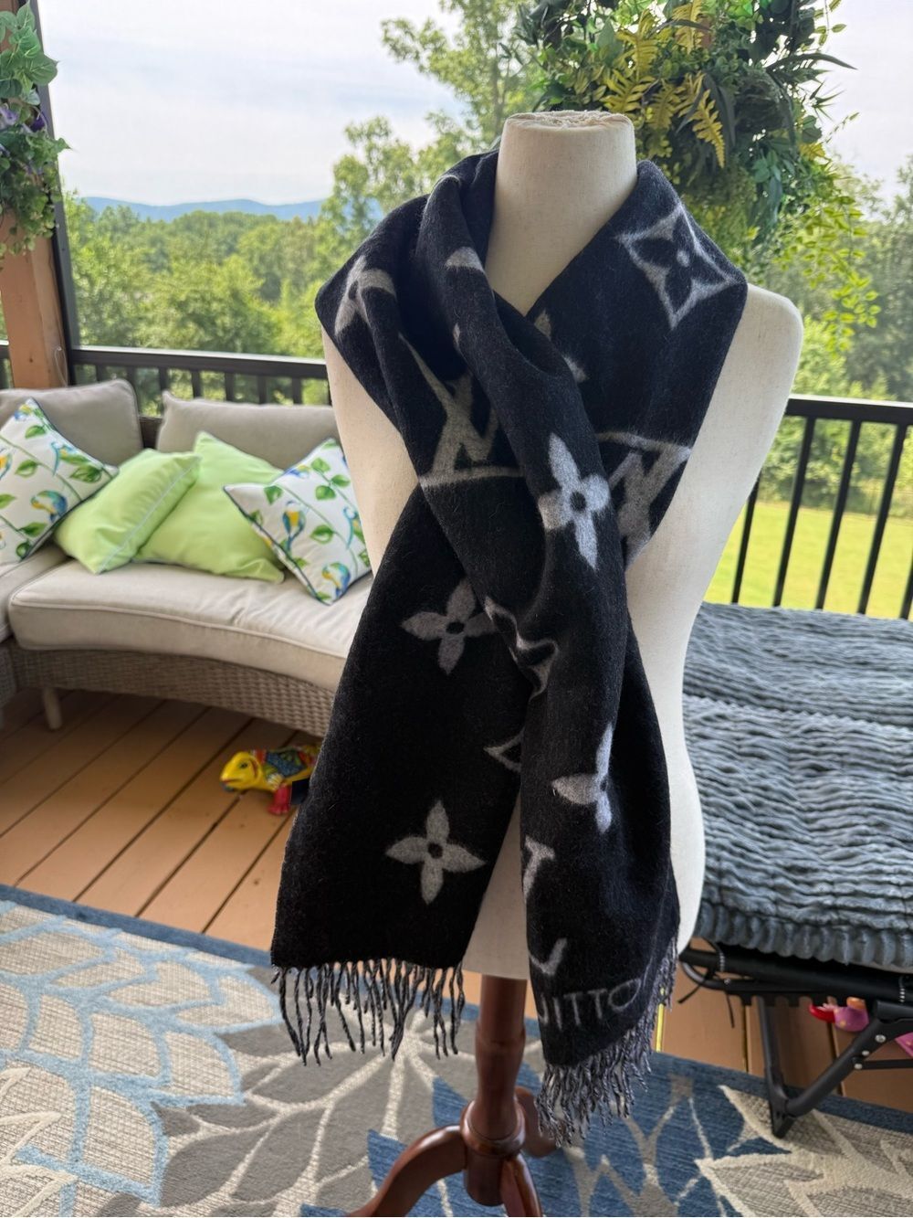 Luxury Black and Gray Logo Jacquard Scarf -